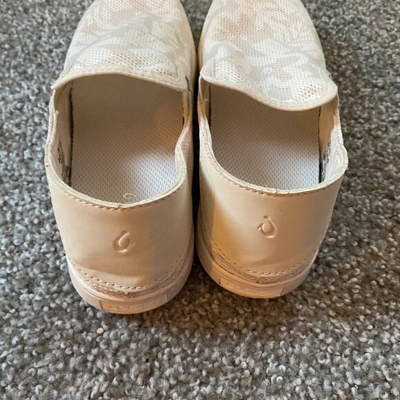 Olukai Womens 8.5 Pehuea Slip-On Shoes mesh: puka/white - Picture 4 of 6